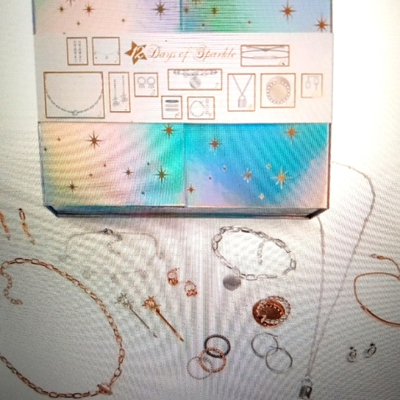 GREAT FOR THAT TEENAGER ON YOUR LIST!!... 12 Days of Sparkle - Picture 1 of 11